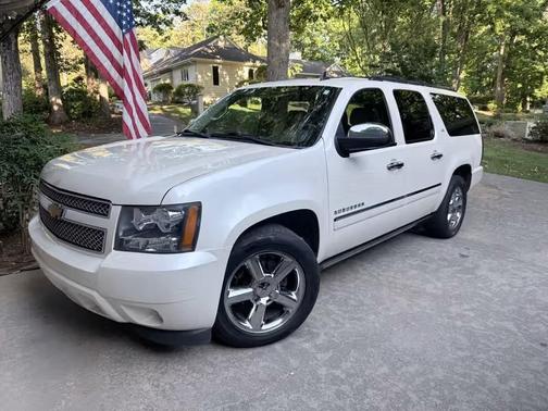 White 2014 Chevrolet Suburban 1500 LTZ