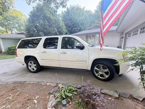White 2014 Chevrolet Suburban 1500 LTZ