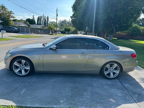 Gold 2007 BMW 335 i