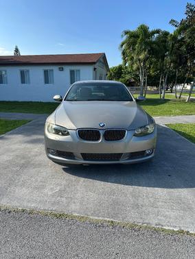 Gold 2007 BMW 335 i