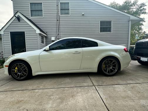 White 2007 INFINITI G35 Base