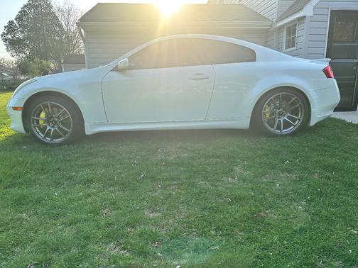 White 2007 INFINITI G35 Base