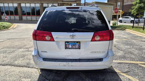 White 2006 Toyota Sienna XLE