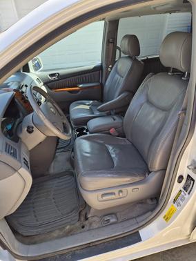 White 2006 Toyota Sienna XLE