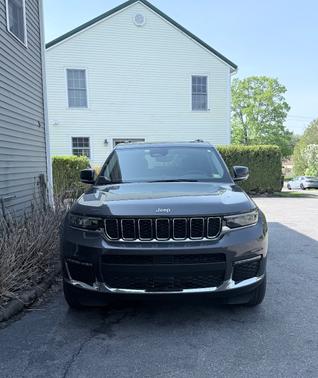 Gray 2023 Jeep Grand Cherokee L Limited