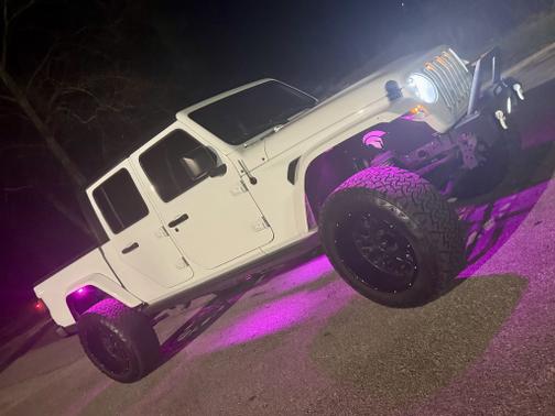 2022 Jeep Gladiator Overland