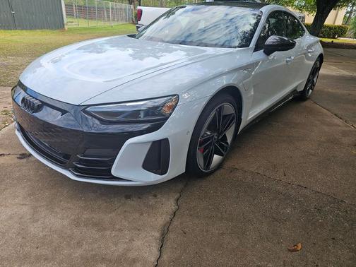 2022 Audi RS e-tron GT Base