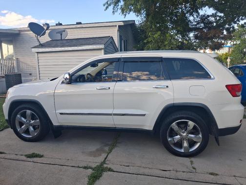 White 2011 Jeep Grand Cherokee Overland