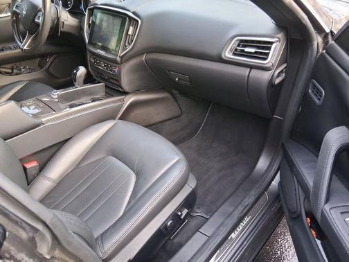 Gray 2017 Maserati Ghibli Base