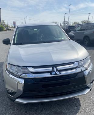 Gray 2018 Mitsubishi Outlander ES