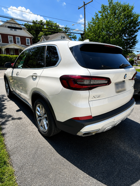 White 2023 BMW X5 xDrive40i