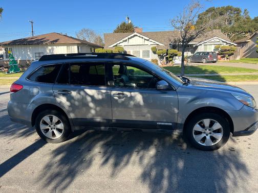 2011 Subaru Outback 2.5 i Limited