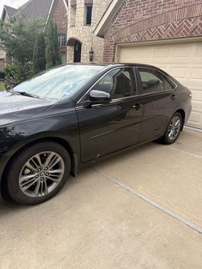 Black 2015 Toyota Camry SE