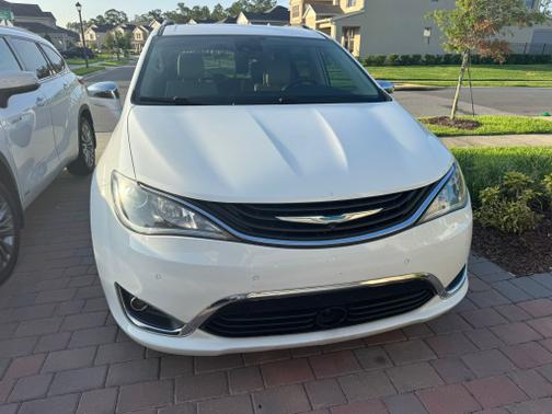 2018 Chrysler Pacifica Hybrid Limited