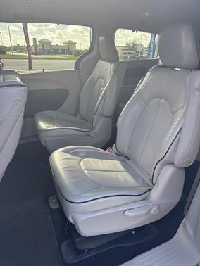2018 Chrysler Pacifica Hybrid Limited