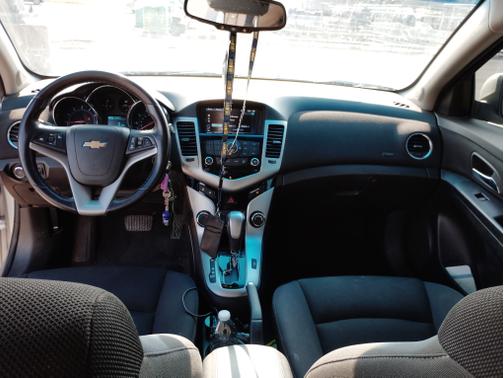 Silver 2014 Chevrolet Cruze 1LT
