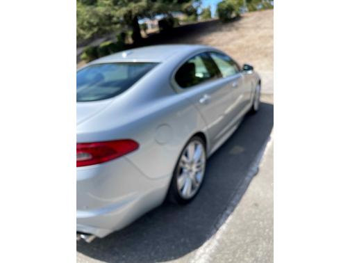 2010 Jaguar XF R