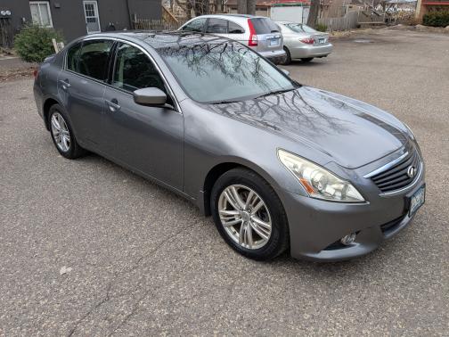 2010 INFINITI G37 x