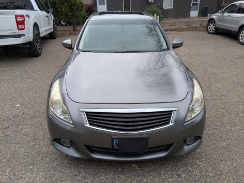 2010 INFINITI G37 x