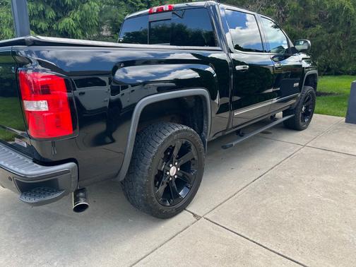 Black 2014 GMC Sierra 1500 SLT