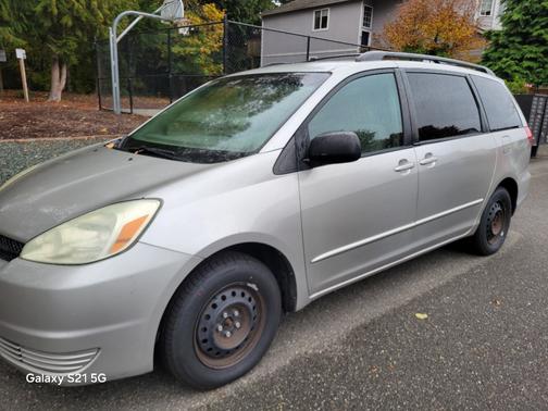 2004 Toyota Sienna LE