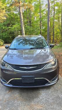 Gray 2017 Chrysler Pacifica Touring-L