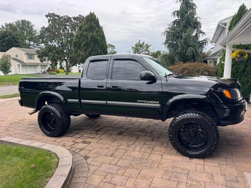 Black 2001 Toyota Tundra SR5