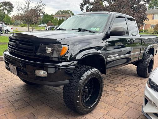 Black 2001 Toyota Tundra SR5