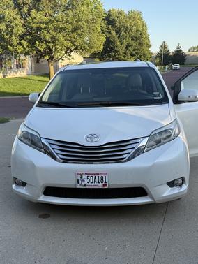 2017 Toyota Sienna Limited Premium