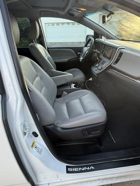 2017 Toyota Sienna Limited Premium