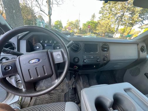 White 2014 Ford F-250 XLT