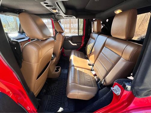 2011 Jeep Wrangler Unlimited Sahara