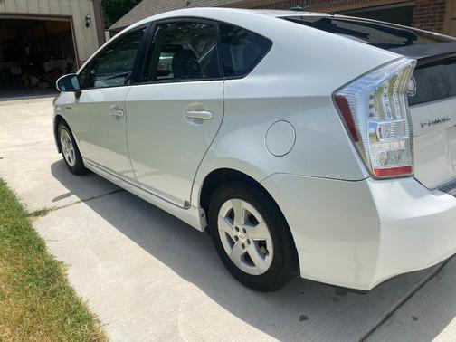 White 2011 Toyota Prius III