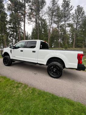 White 2018 Ford F-250 XLT