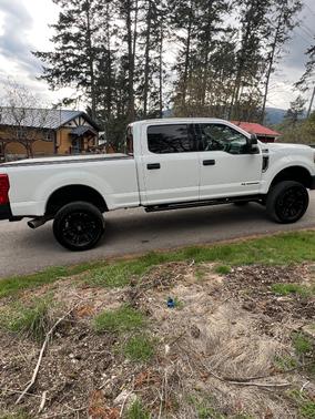 White 2018 Ford F-250 XLT