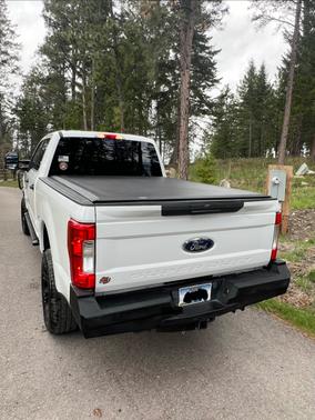 White 2018 Ford F-250 XLT