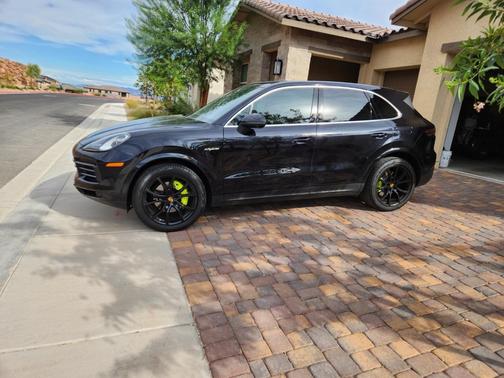 Black 2020 Porsche Cayenne Cayenne E-Hybrid