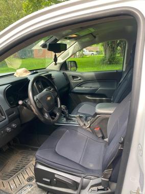 White 2022 Chevrolet Colorado Z71