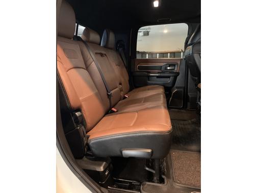 Photo 5 of 18 of 2019 RAM 3500 Longhorn