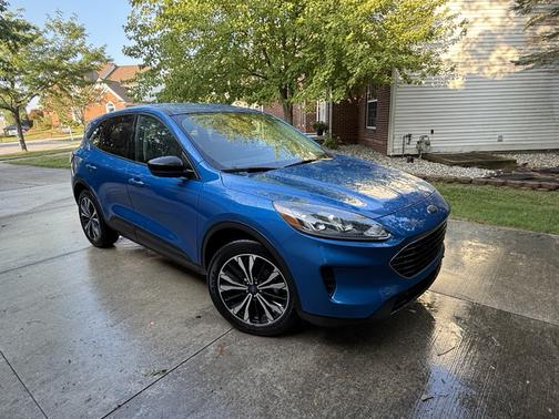 2021 Ford Escape SE Hybrid