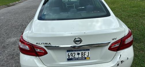 White 2016 Nissan Altima 2.5 SV