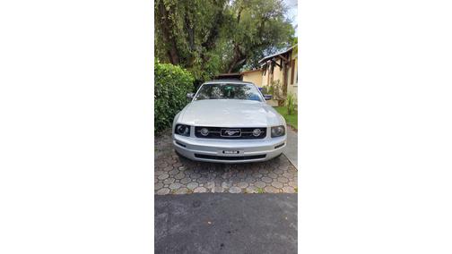 2007 Ford Mustang Deluxe
