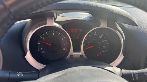 Blue 2011 Nissan Juke SL