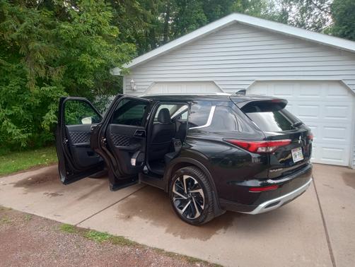 2022 Mitsubishi Outlander SEL Launch Edition