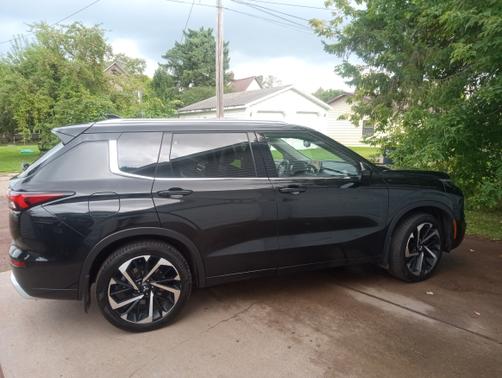 2022 Mitsubishi Outlander SEL Launch Edition
