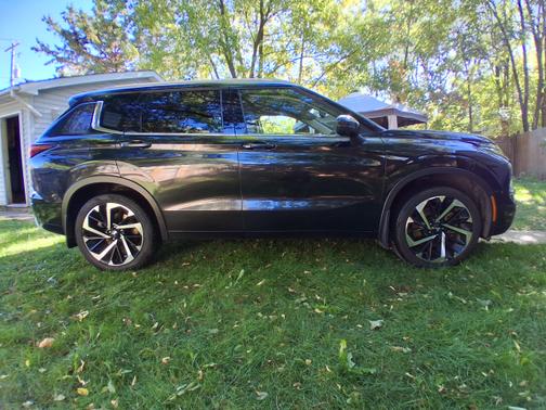 2022 Mitsubishi Outlander SEL Launch Edition