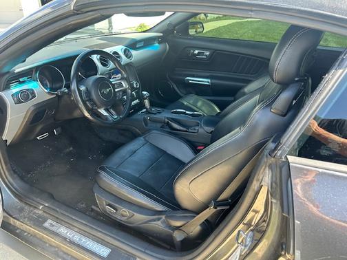 2017 Ford Mustang EcoBoost Premium