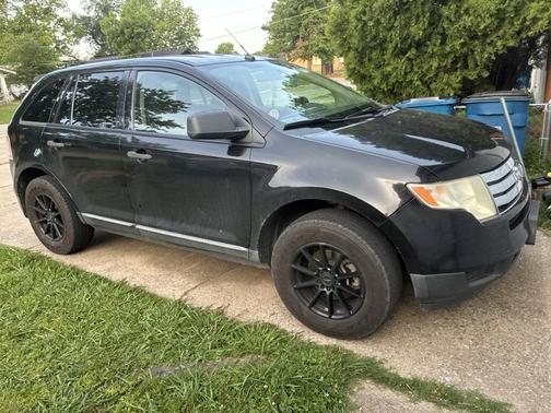 Black 2010 Ford Edge SE