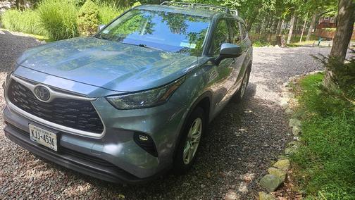 Gray 2020 Toyota Highlander LE