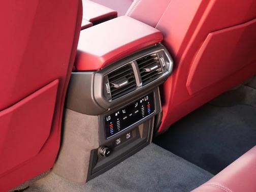 2025 Lamborghini Urus SE